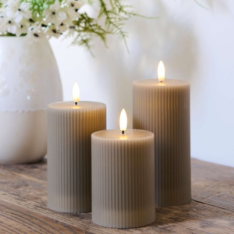 Smilla riffluð kubbakerti frá Sirius, hleðslu - beige