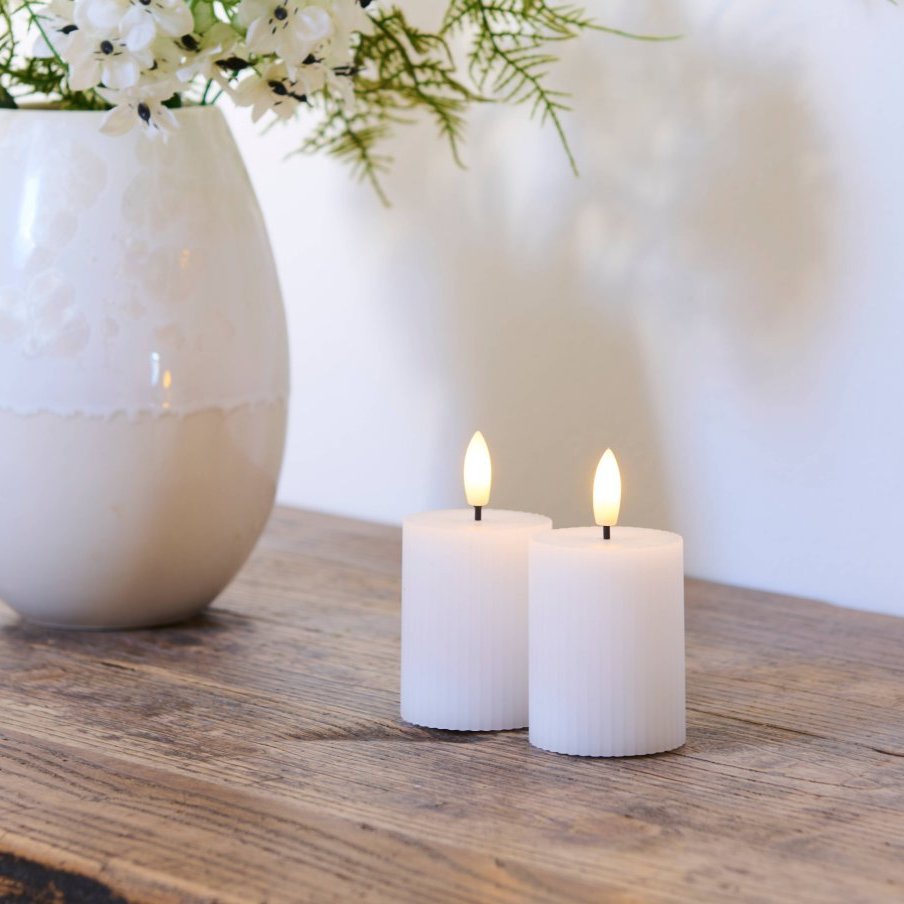Smilla riffluð kerti frá Sirius, hleðslu 2stk - hvít