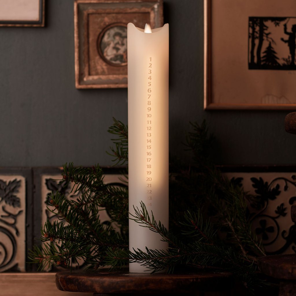 Sara batterís dagatalskerti með fjarstýringu - hv/gull