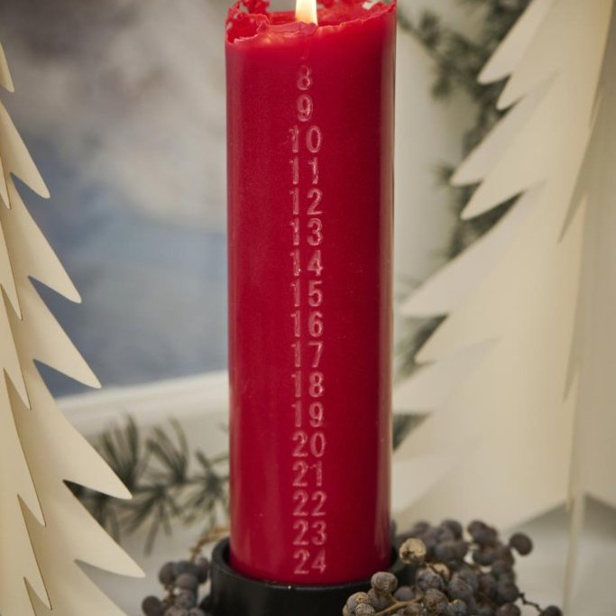 Dagatalakerti 30 cm - rautt