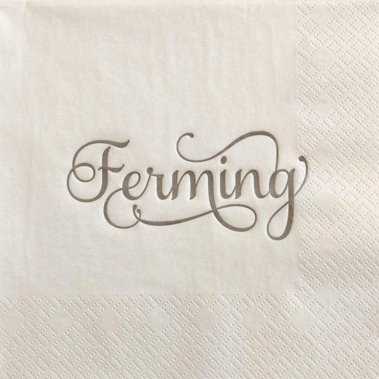 Ivory pearl sléttar servíettur - gyllt letur