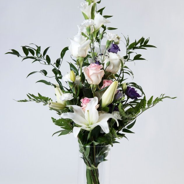 Blómvöndur á altari