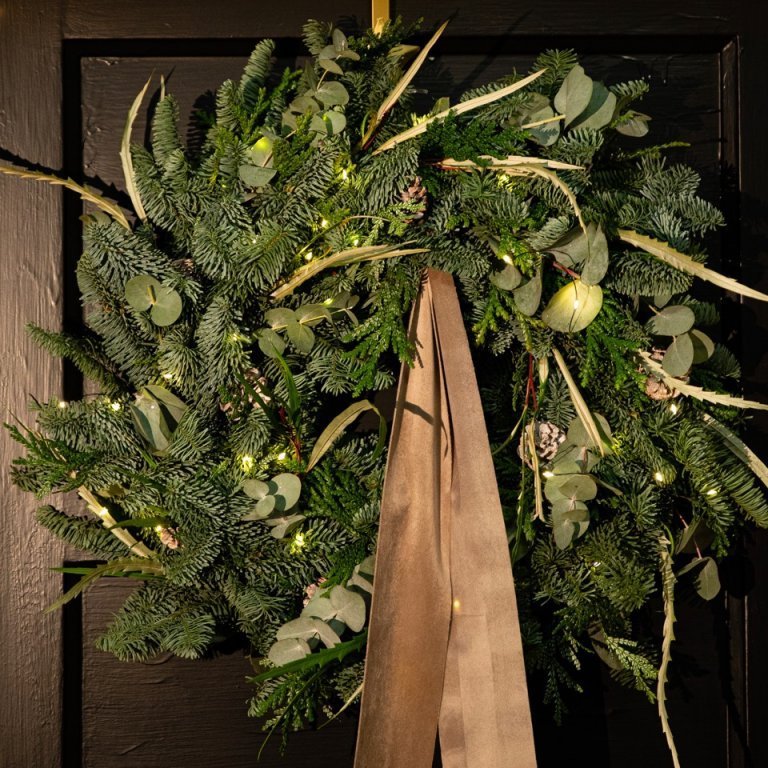 Lærðu að vefja grenikrans - myndband